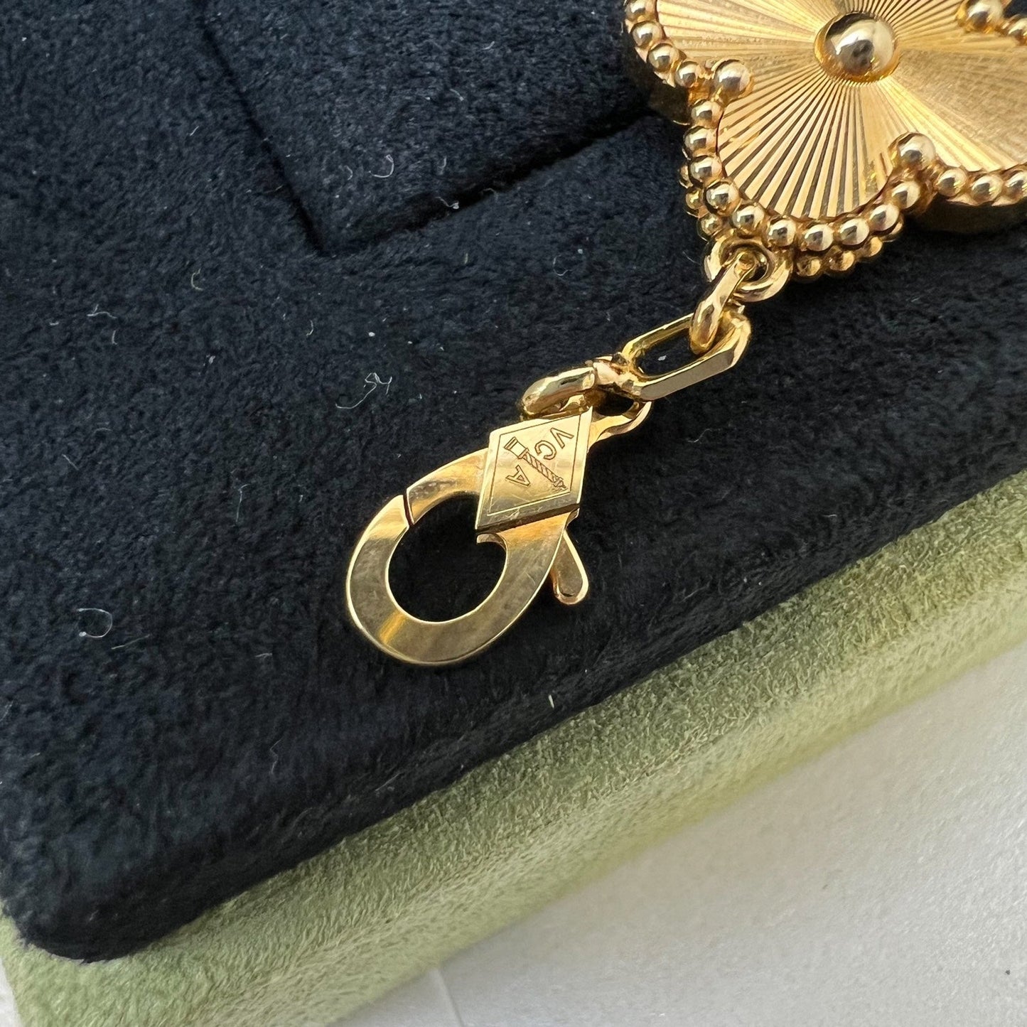 Van Cleef & Arpels VCA Vintage Alhambra 5 Motifs Guilloché Bracelet in 18K Yellow Gold (Extra 12 links) (Ref: VCARP3JK00)