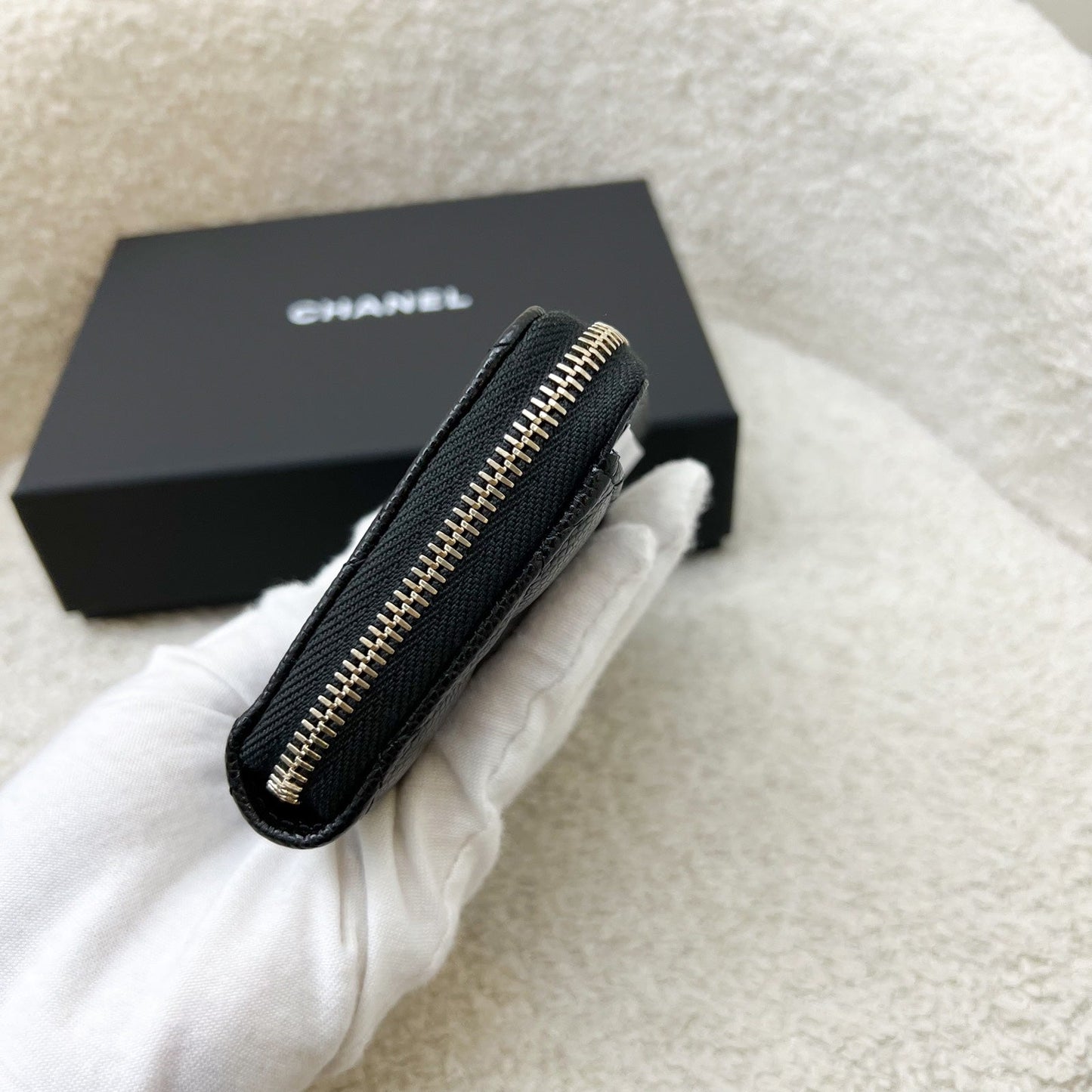 Chanel 25C New Zipped Small Wallet / Card Holder in Black Caviar and LGHW (Model: AP3686)