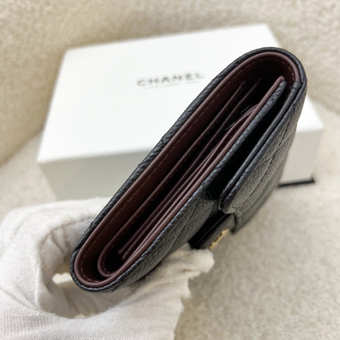 Chanel Classic Trifold Compact Wallet in Black Caviar and LGHW (AP0231)