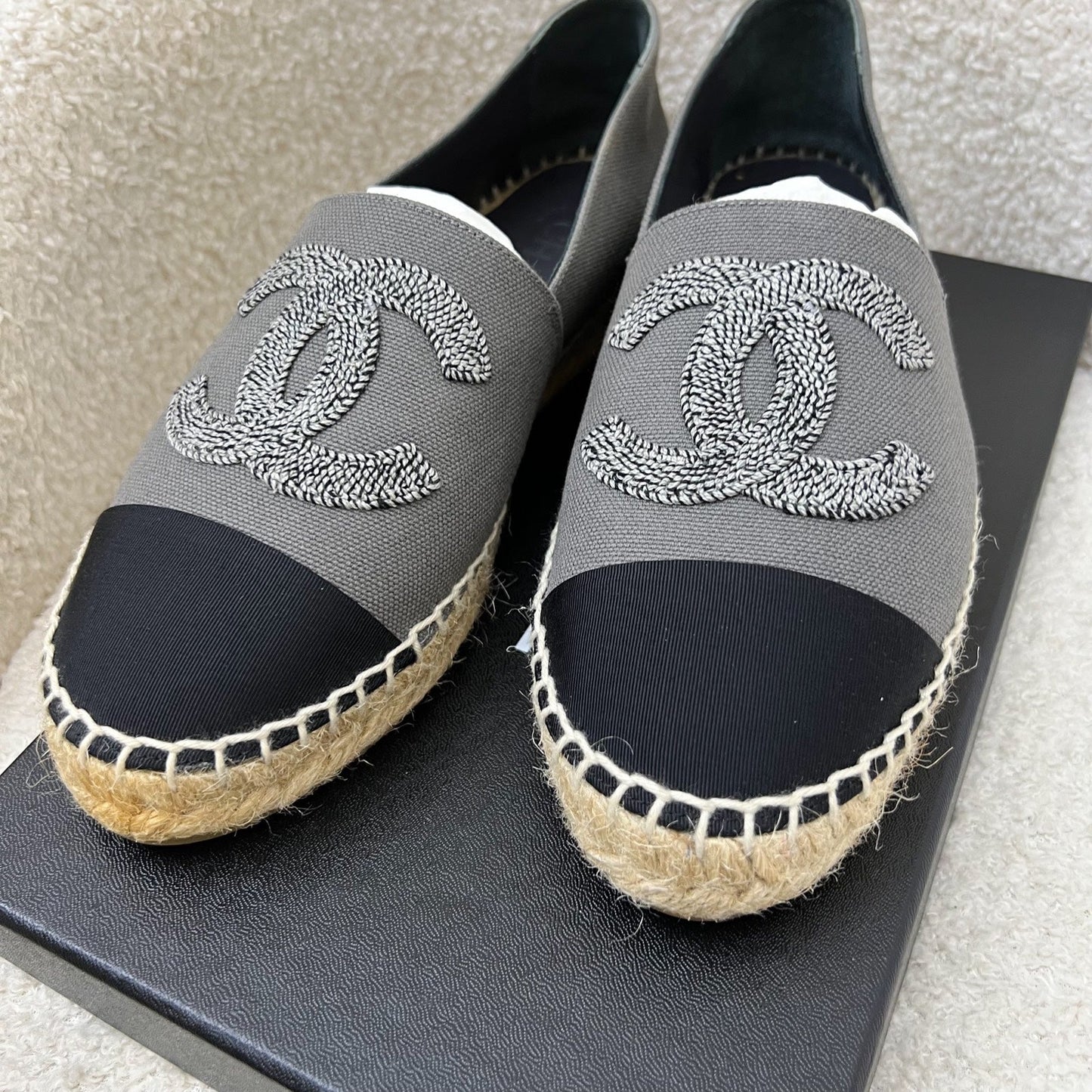 Chanel Espadrilles in Grey Canvas and Black Gosgrain Sz 37