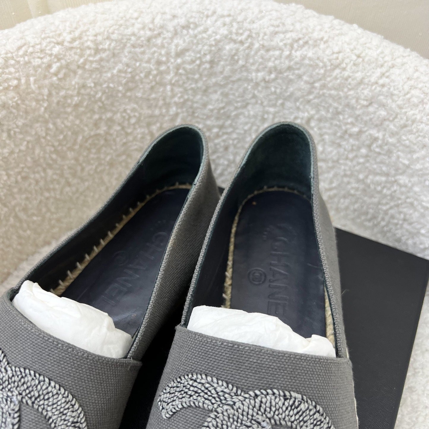 Chanel Espadrilles in Grey Canvas and Black Gosgrain Sz 37
