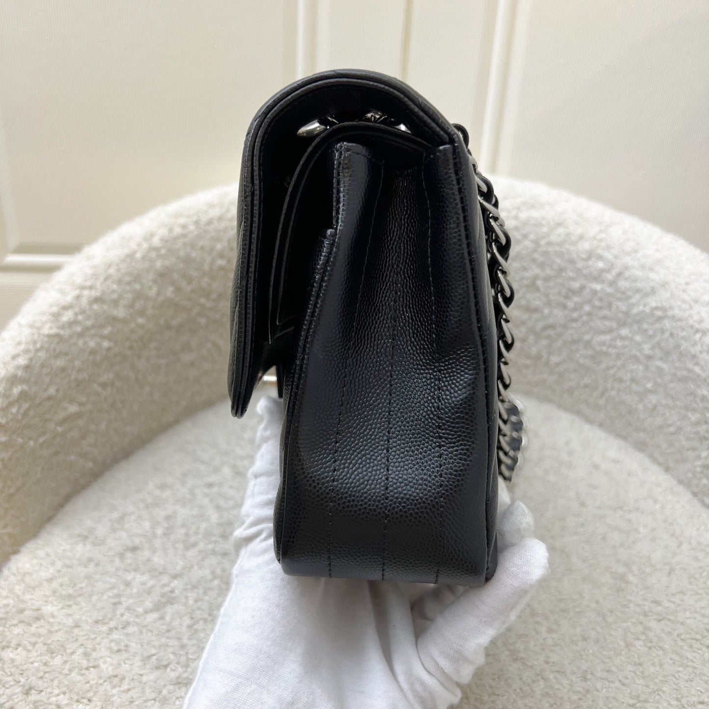 Chanel Medium Classic Flap CF in Chevron Quilted Black Caviar and SHW (Model: A01112)