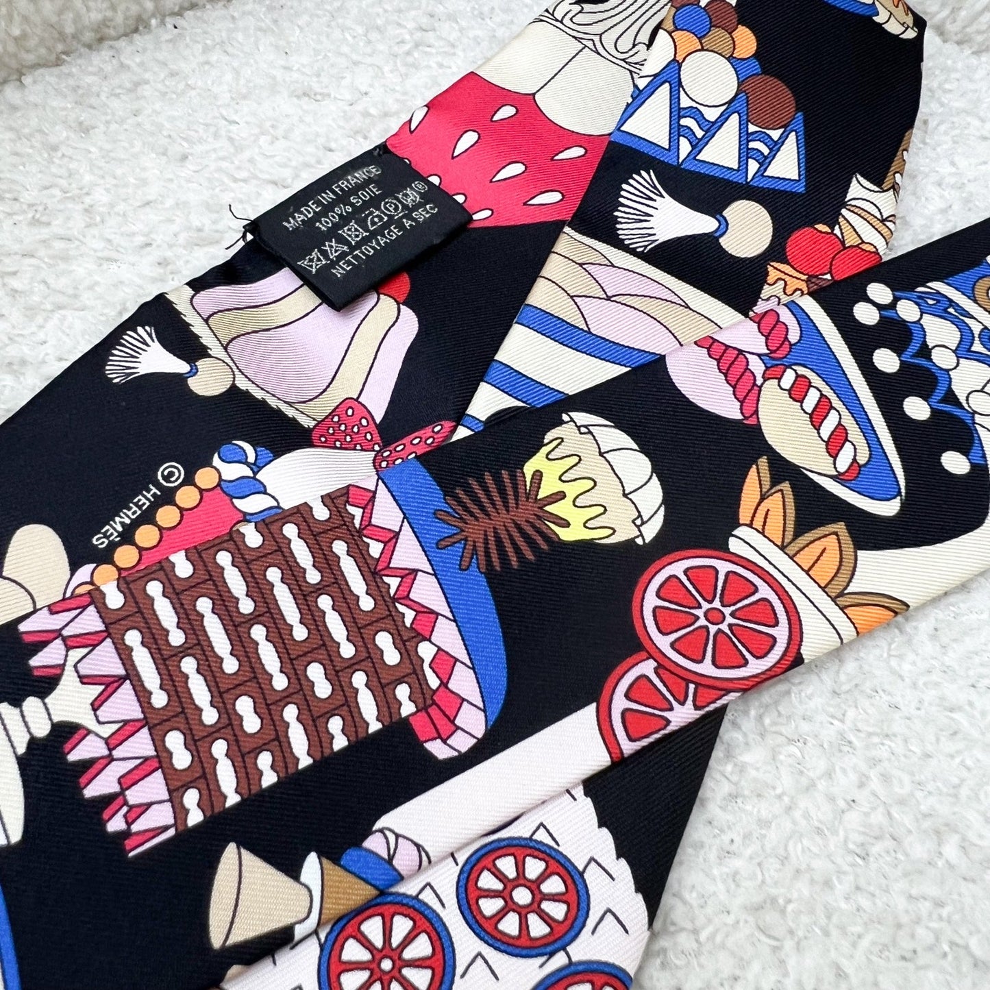 Hermes Twilly La Patisserie Francaise with Charm (HG/Noir/Blanc/Bleu)