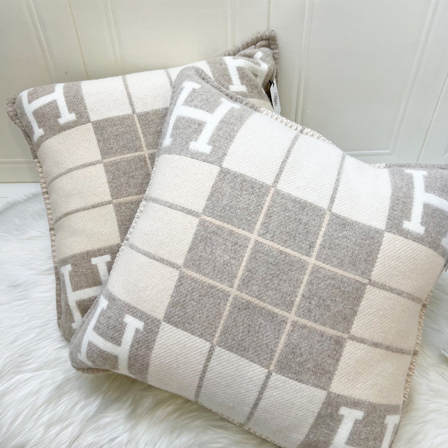 Hermes Avalon III Small Model Pillow in Coco Camomille Merinos Wool and Cashmere (1 Pair)