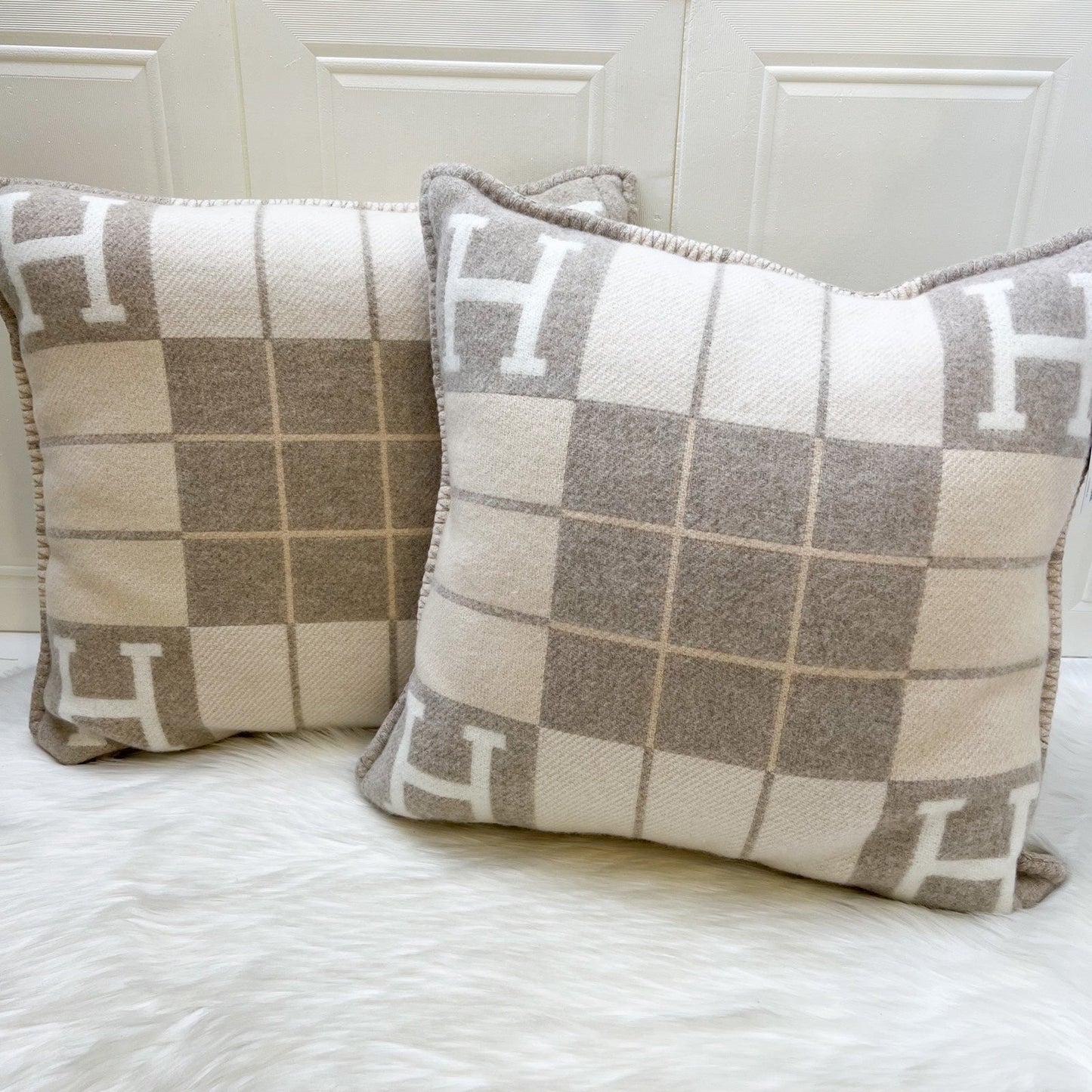 Hermes Avalon III Small Model Pillow in Coco Camomille Merinos Wool and Cashmere (1 Pair)