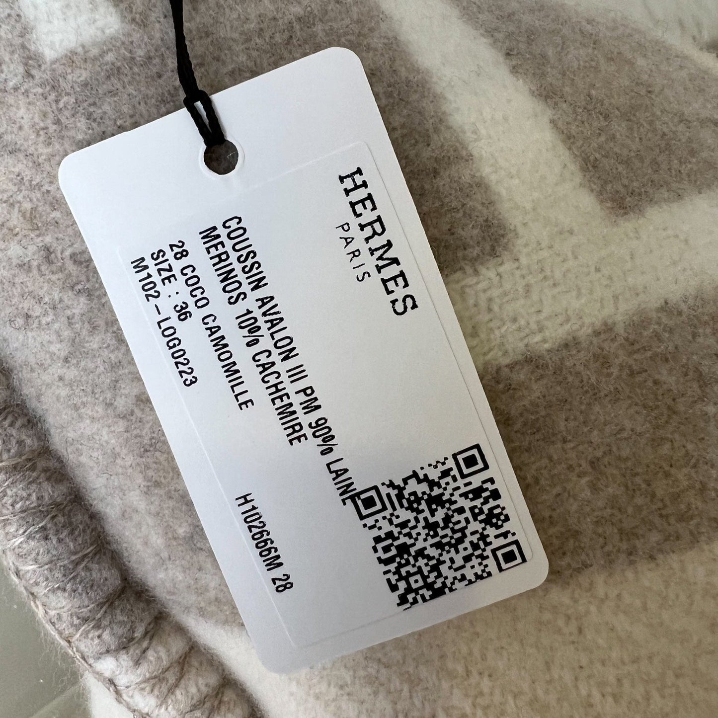 Hermes Avalon III Small Model Pillow in Coco Camomille Merinos Wool and Cashmere (1 Pair)