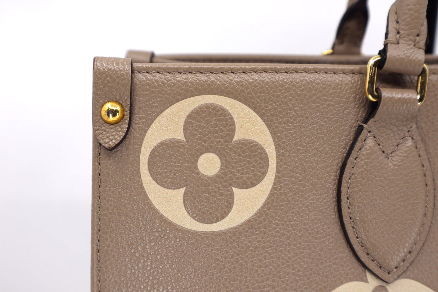 Louis Vuitton OnTheGo Giant Monogram Empreinte MM Tourterelle Creme