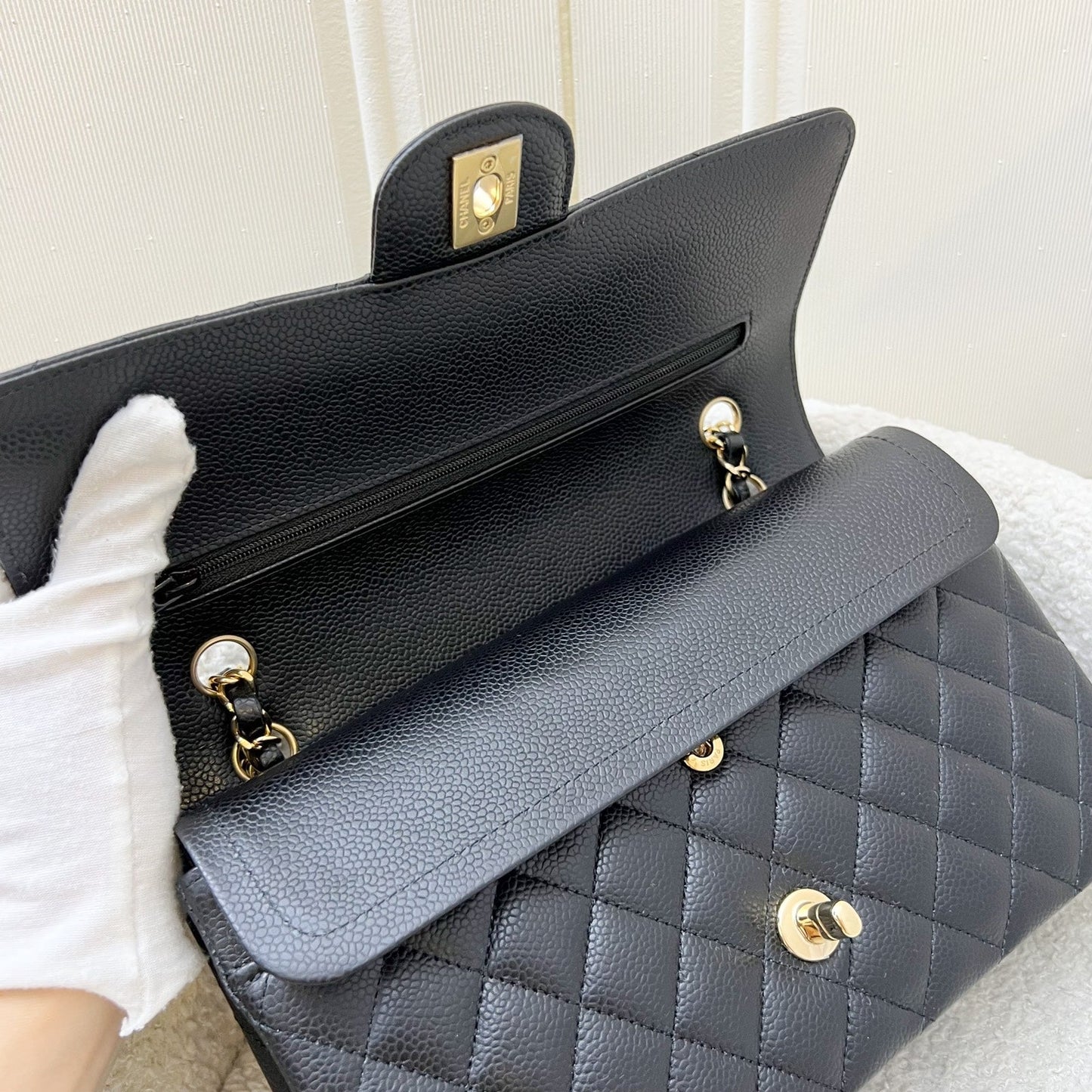 Chanel Medium Classic Flap CF in Black Caviar and GHW (Model: A01112)