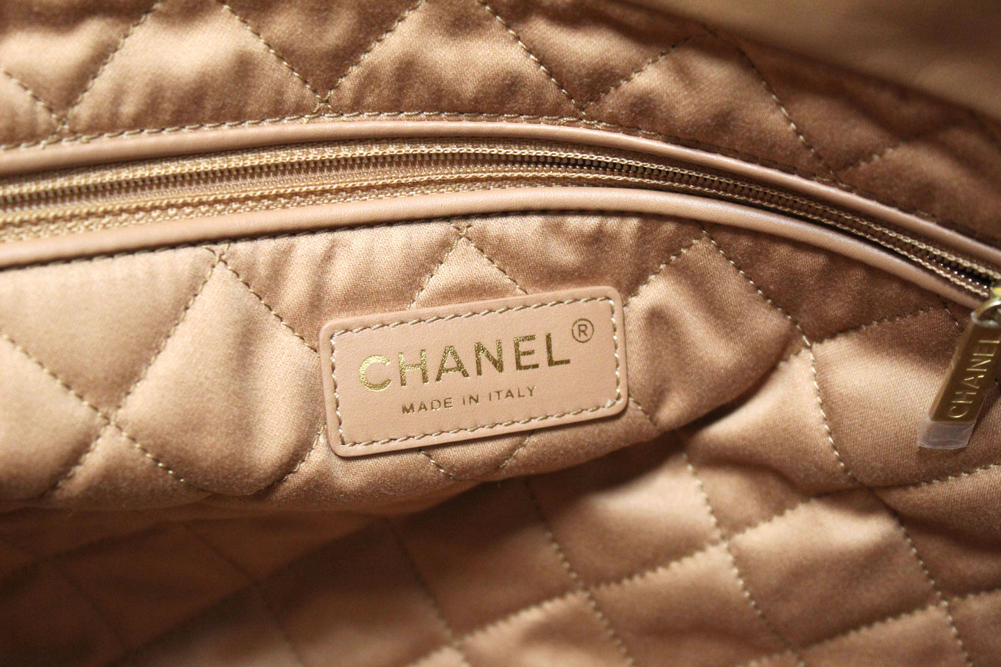 New Chanel 22 Camel Shiny Calfskin Leather Shoulder Tote Bag