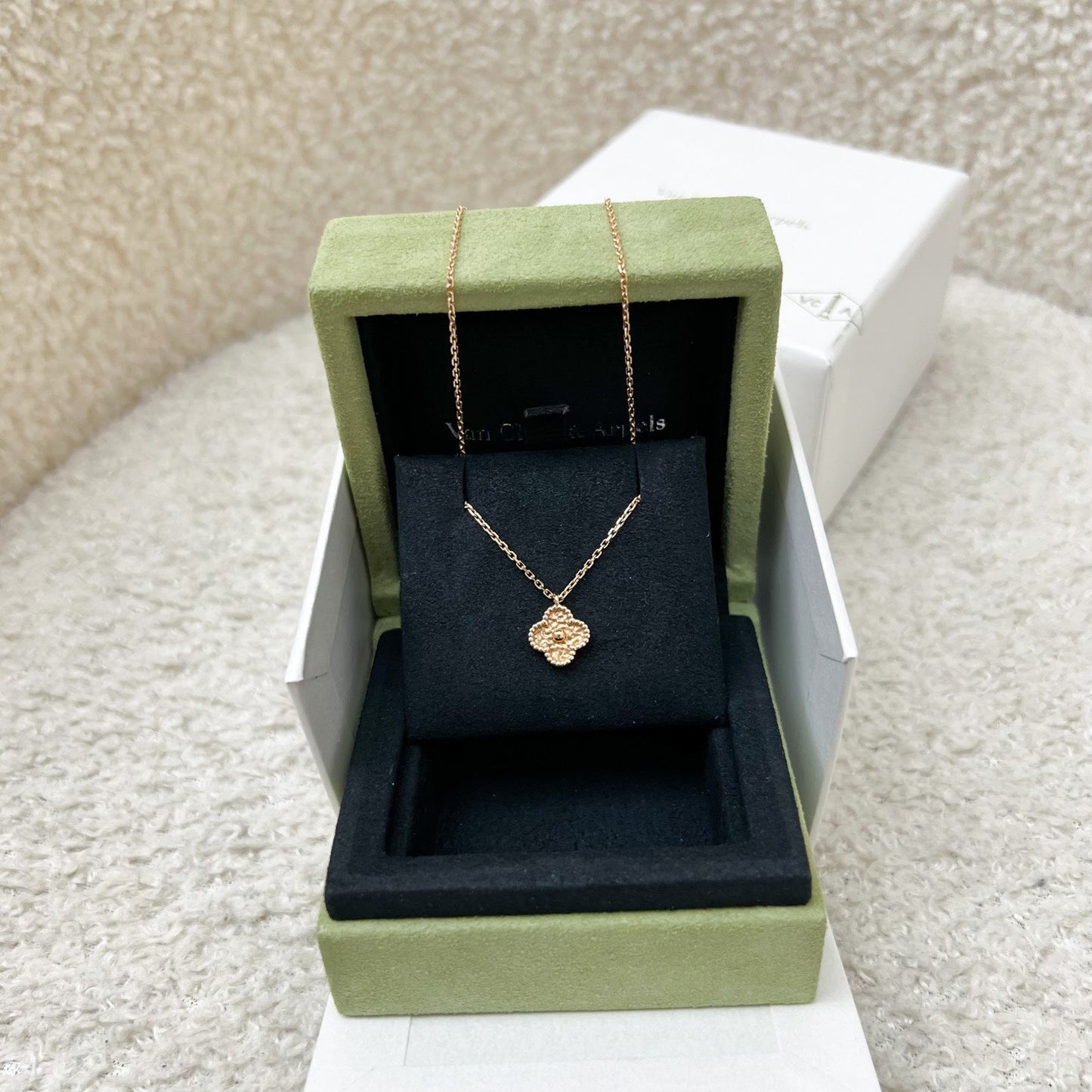 Van Cleef & Arpels VCA Sweet Alhambra 1 Motif Pendant in Hammered 18K Rose Gold (Ref: VCAR08DF00)