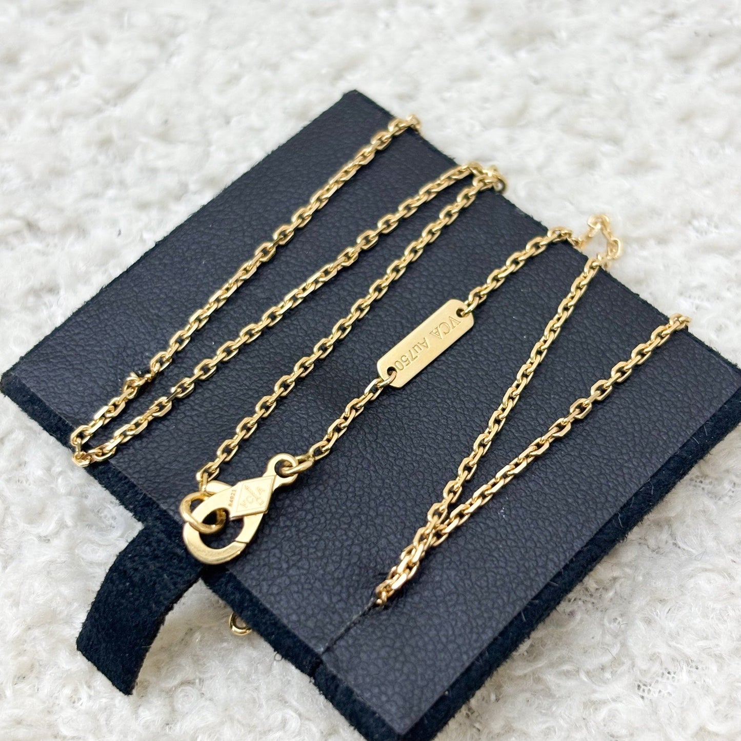 Van Cleef & Arpels VCA Vintage Alhambra Pendant Necklace with White Mother of Pearl MOP in 18K Yellow Gold (Ref: VCARA45900)