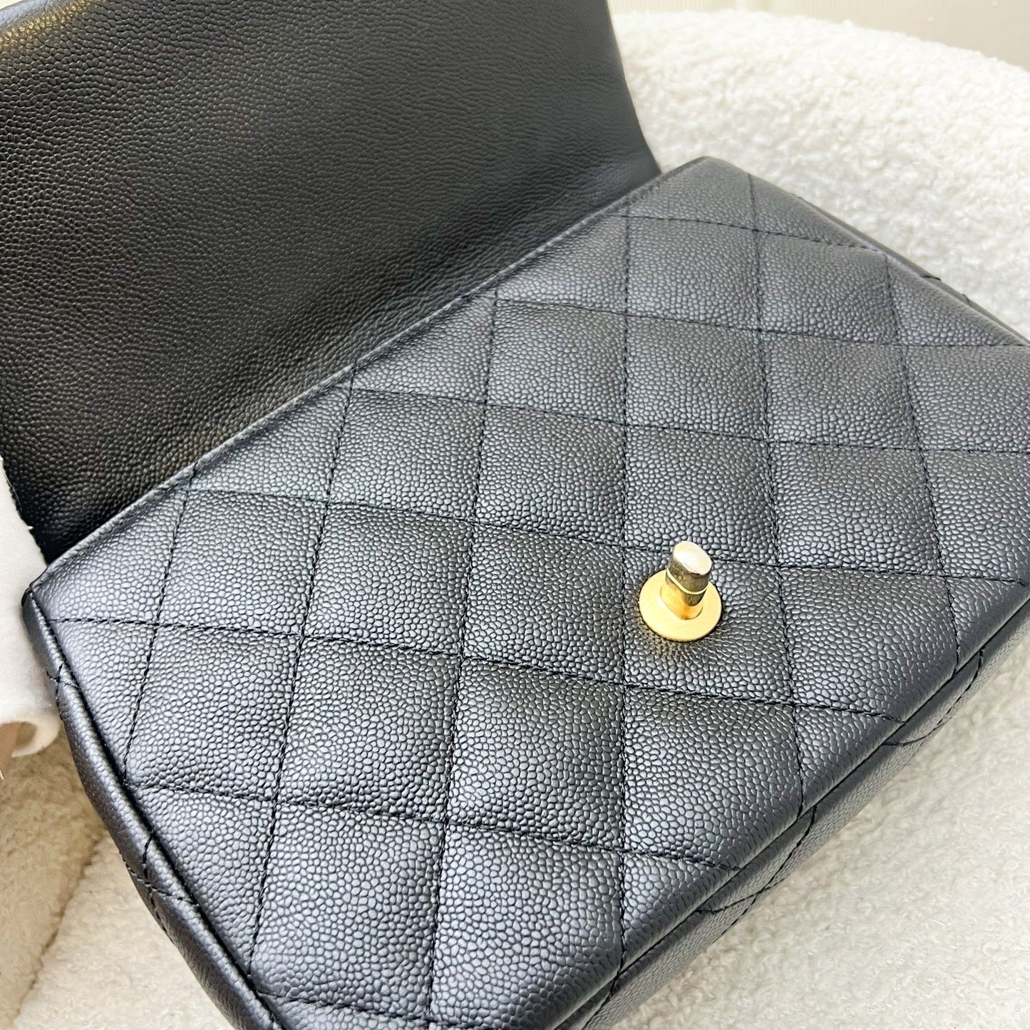 Chanel 23P / 24P Heart Adjustable Chain Small / Medium 24cm Flap Bag in Black Caviar AGHW (Model: AS3921)