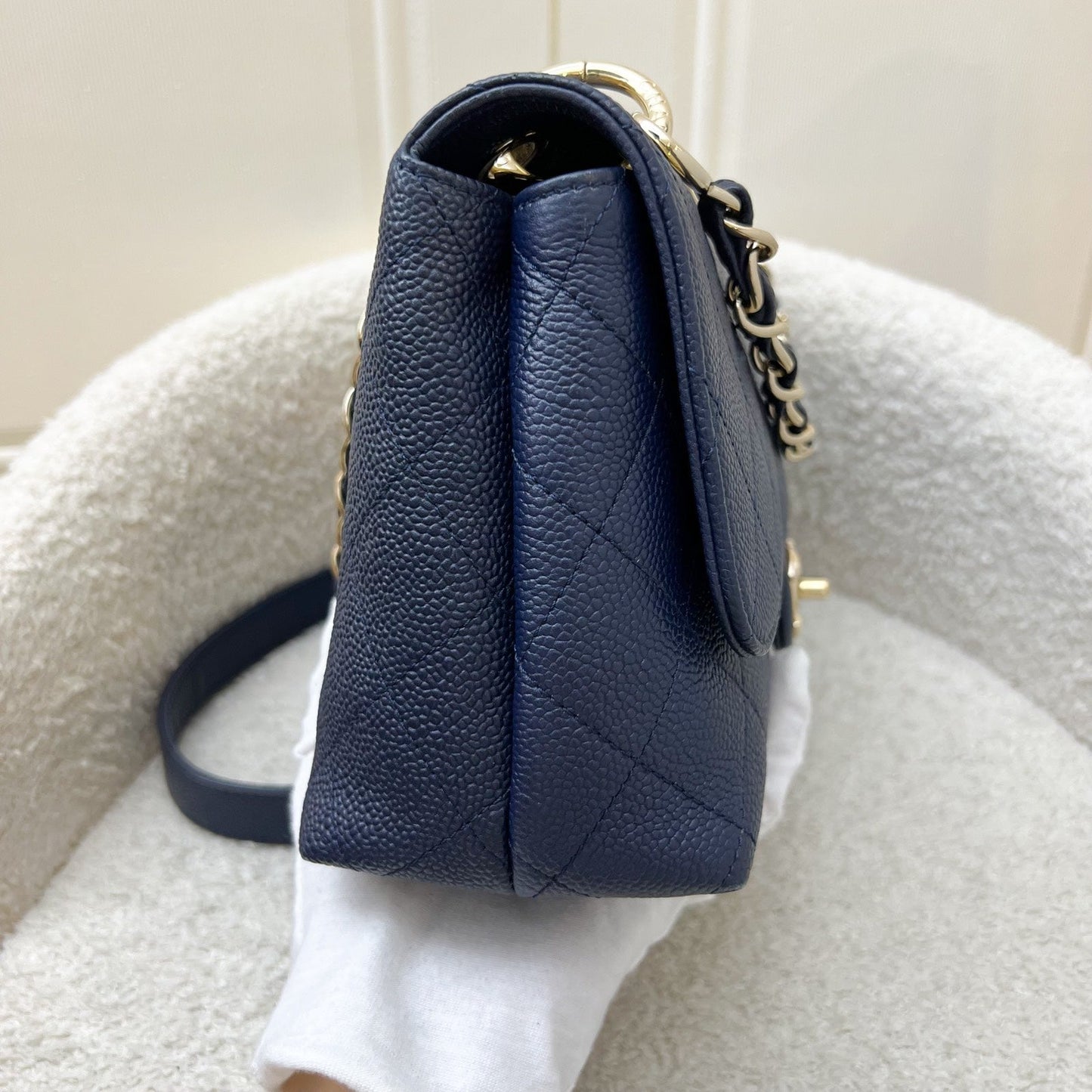 Chanel City Walk Flap in Navy Caviar LGHW (Model: AS1574)
