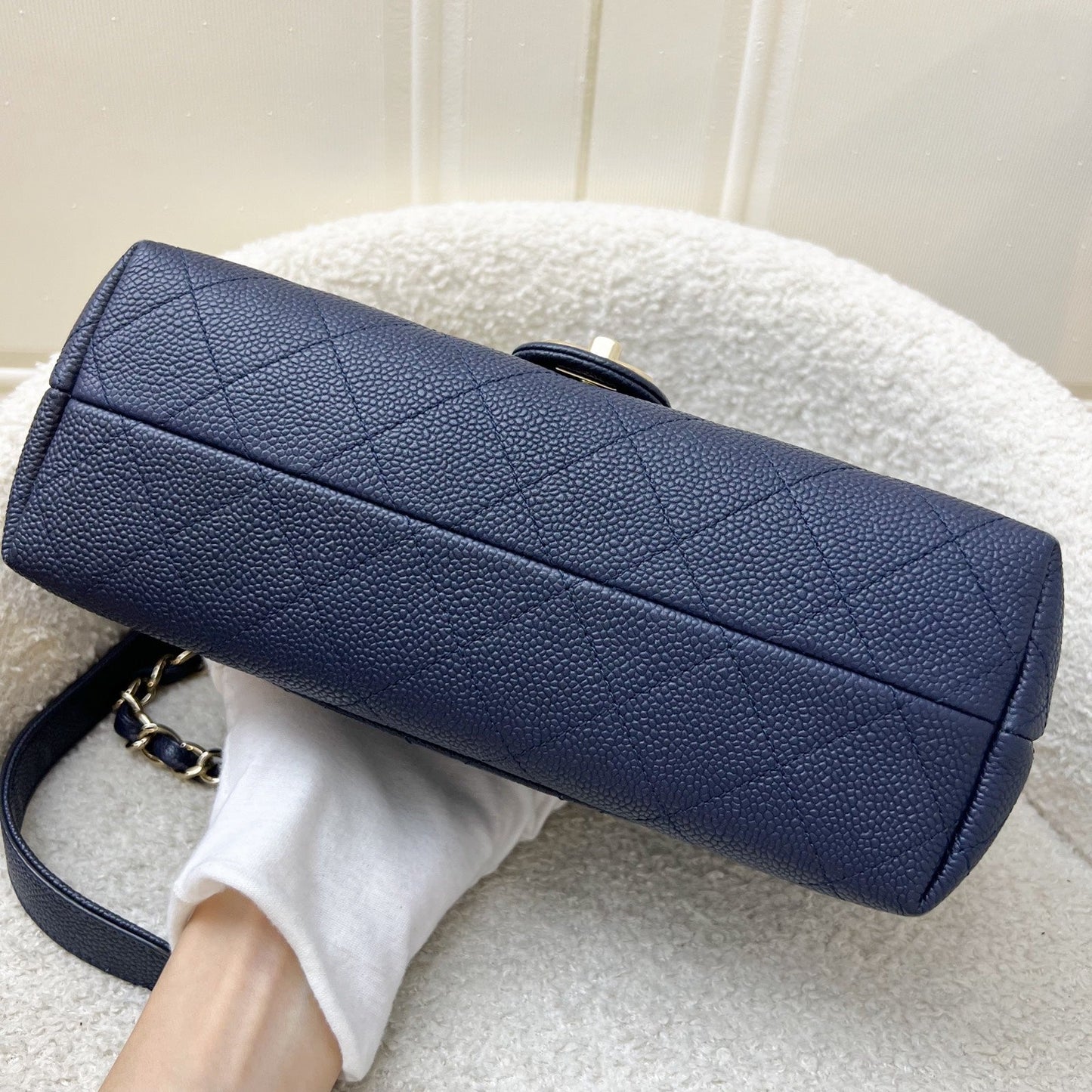 Chanel City Walk Flap in Navy Caviar LGHW (Model: AS1574)
