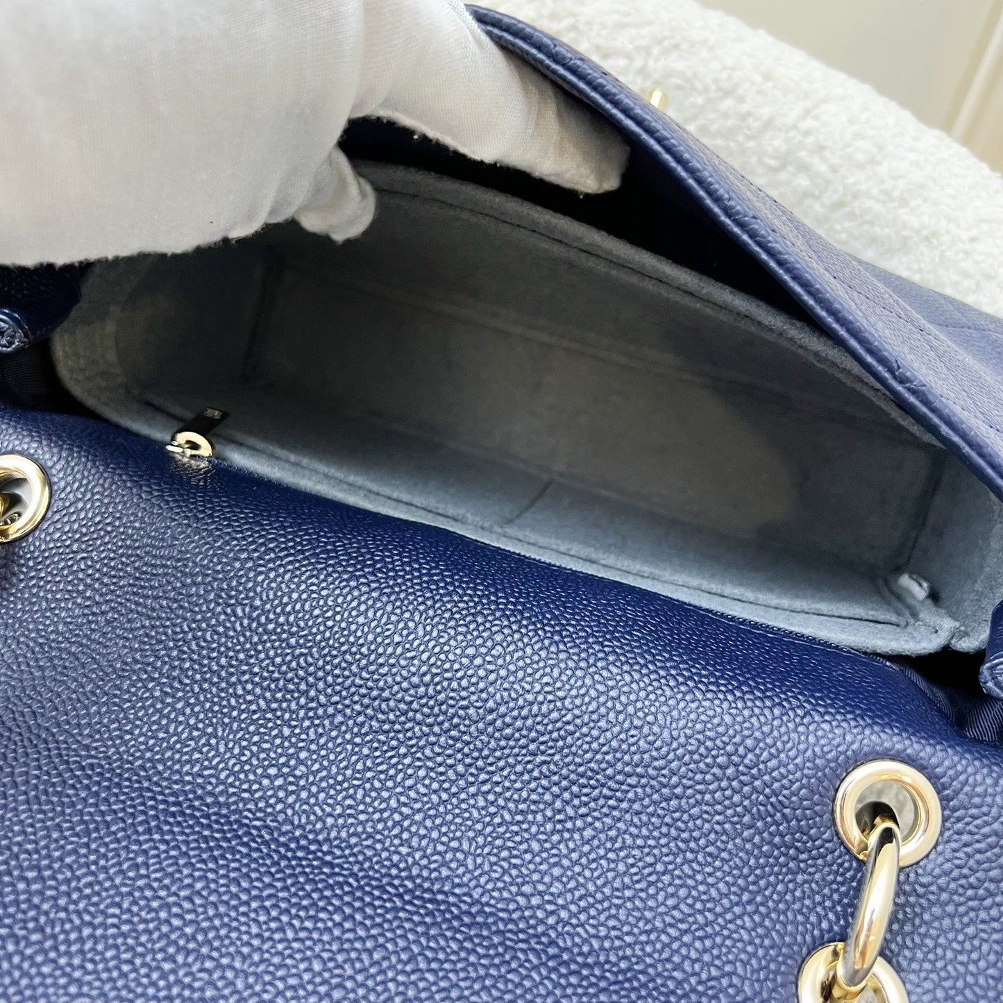 Chanel City Walk Flap in Navy Caviar LGHW (Model: AS1574)
