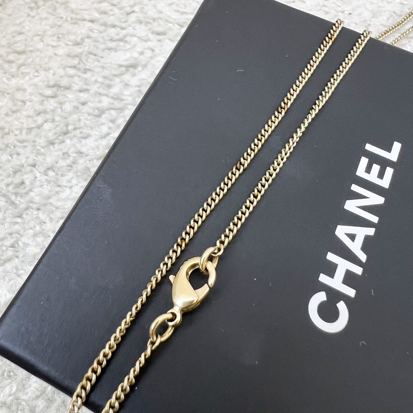 Chanel Medium CC Logo Necklace in AGHW