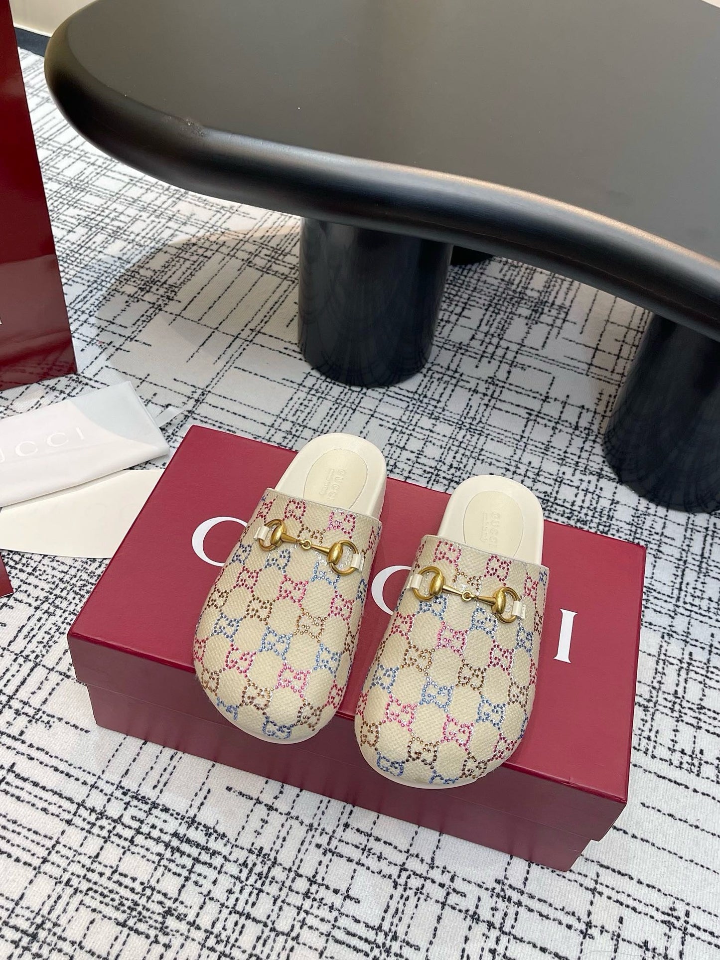 SE1635 Women's GUCCI Slipper with Crystal / Size5-9