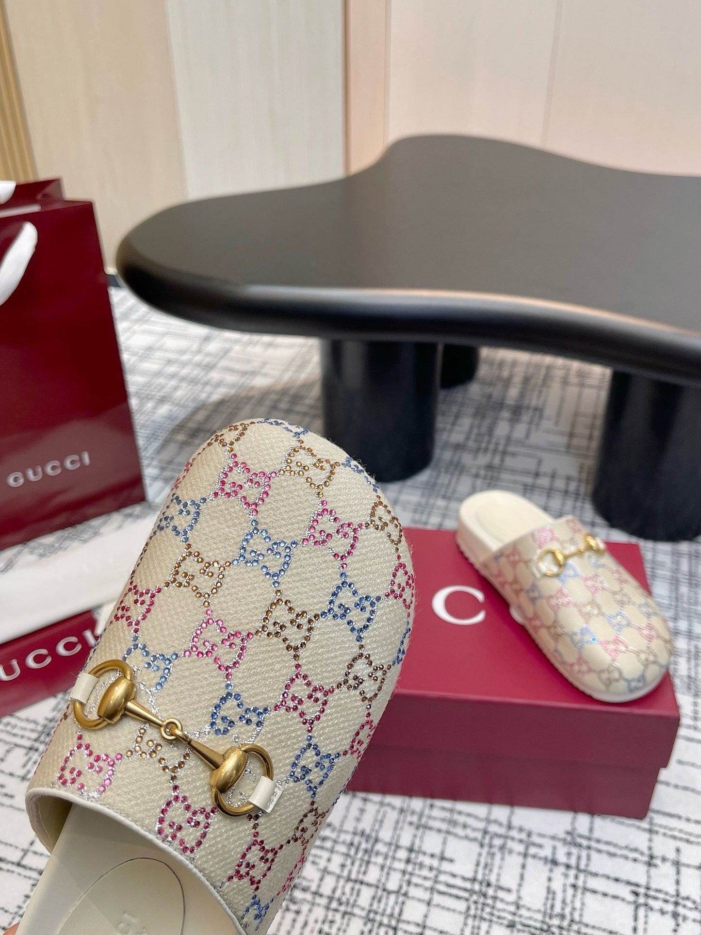 SE1635 Women's GUCCI Slipper with Crystal / Size5-9