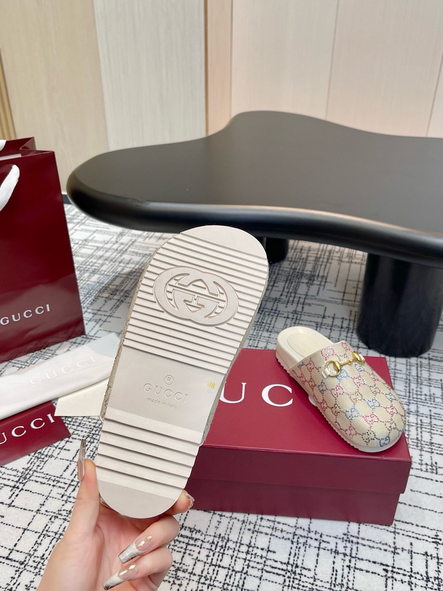 SE1635 Women's GUCCI Slipper with Crystal / Size5-9