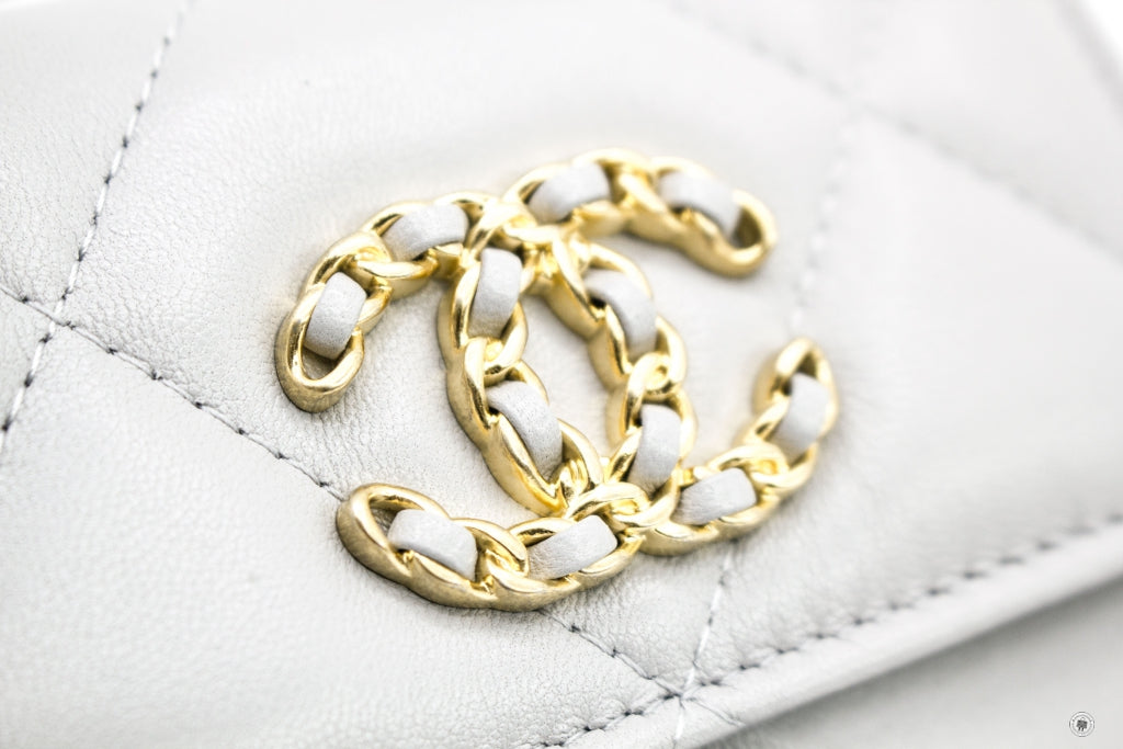 Chanel AP1787B04852 19 Flap Coin Purse With Two Tones Gold And Gunmeta Light Grey / NC634 Lambskin Short Wallet Gbhw