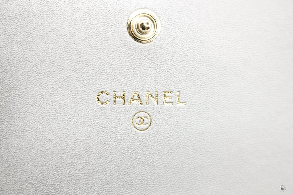 Chanel AP1787B04852 19 Flap Coin Purse With Two Tones Gold And Gunmeta Light Grey / NC634 Lambskin Short Wallet Gbhw