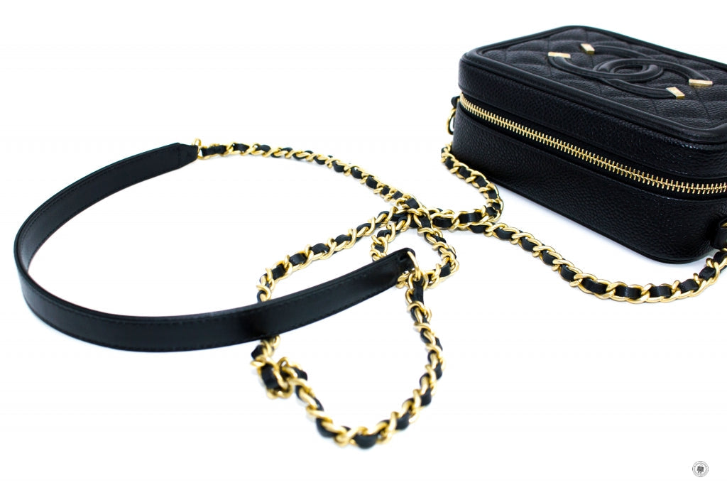 Chanel A84452 Y06542 CC Filigree Vanity Clutch With Chain Black / 94305 Caviar Shoulder Bags Ghw