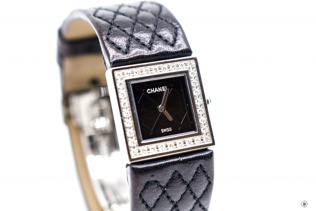 Chanel Boy-friend Acier Etanche 30M Quartz With Diamonds Black Leather Circumference 15CM Watches Shw