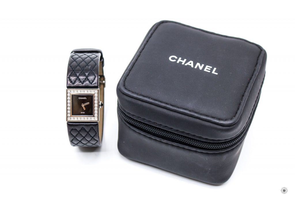 Chanel Boy-friend Acier Etanche 30M Quartz With Diamonds Black Leather Circumference 15CM Watches Shw