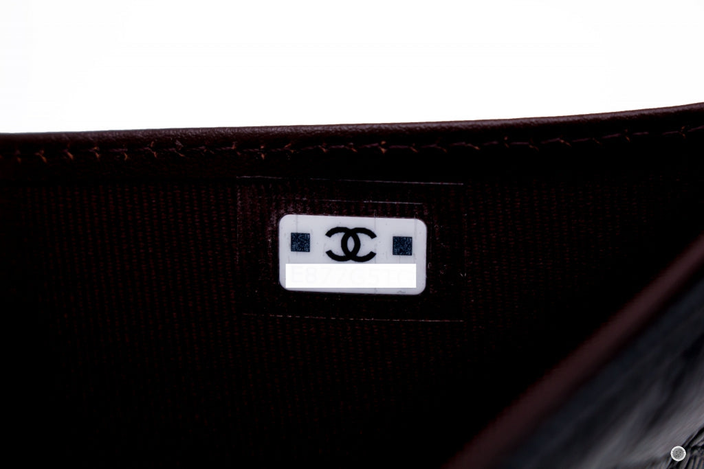 Chanel AP0231 Y01588 Classic Fold Wallet (old Model: A82288) Black Caviar Short Wallet Ghw