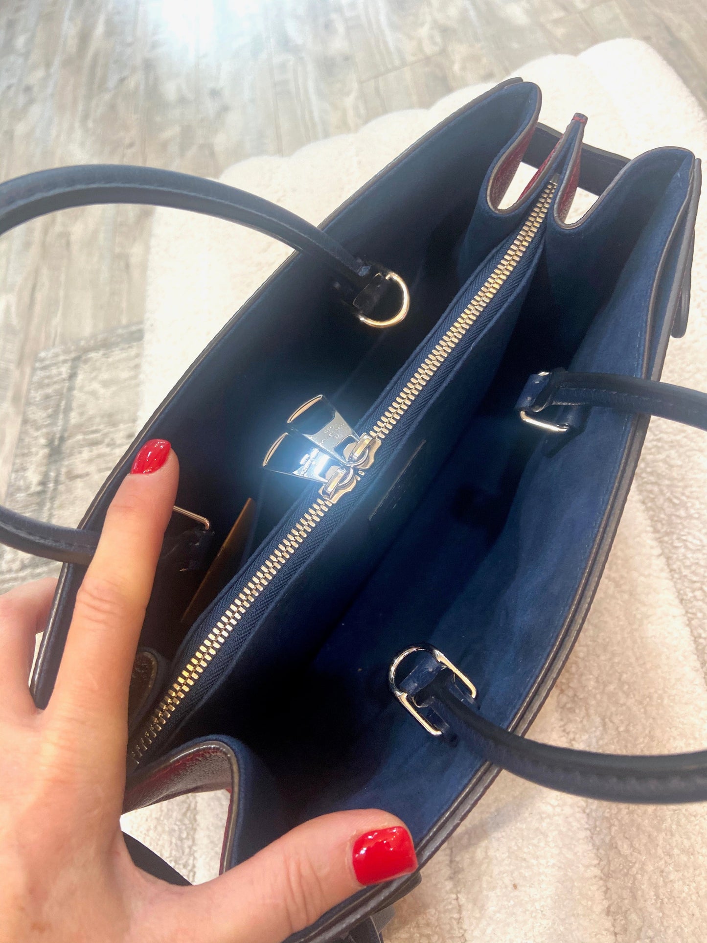 LOUIS VUITTON EPI LEATHER TWIST TOTE BAG