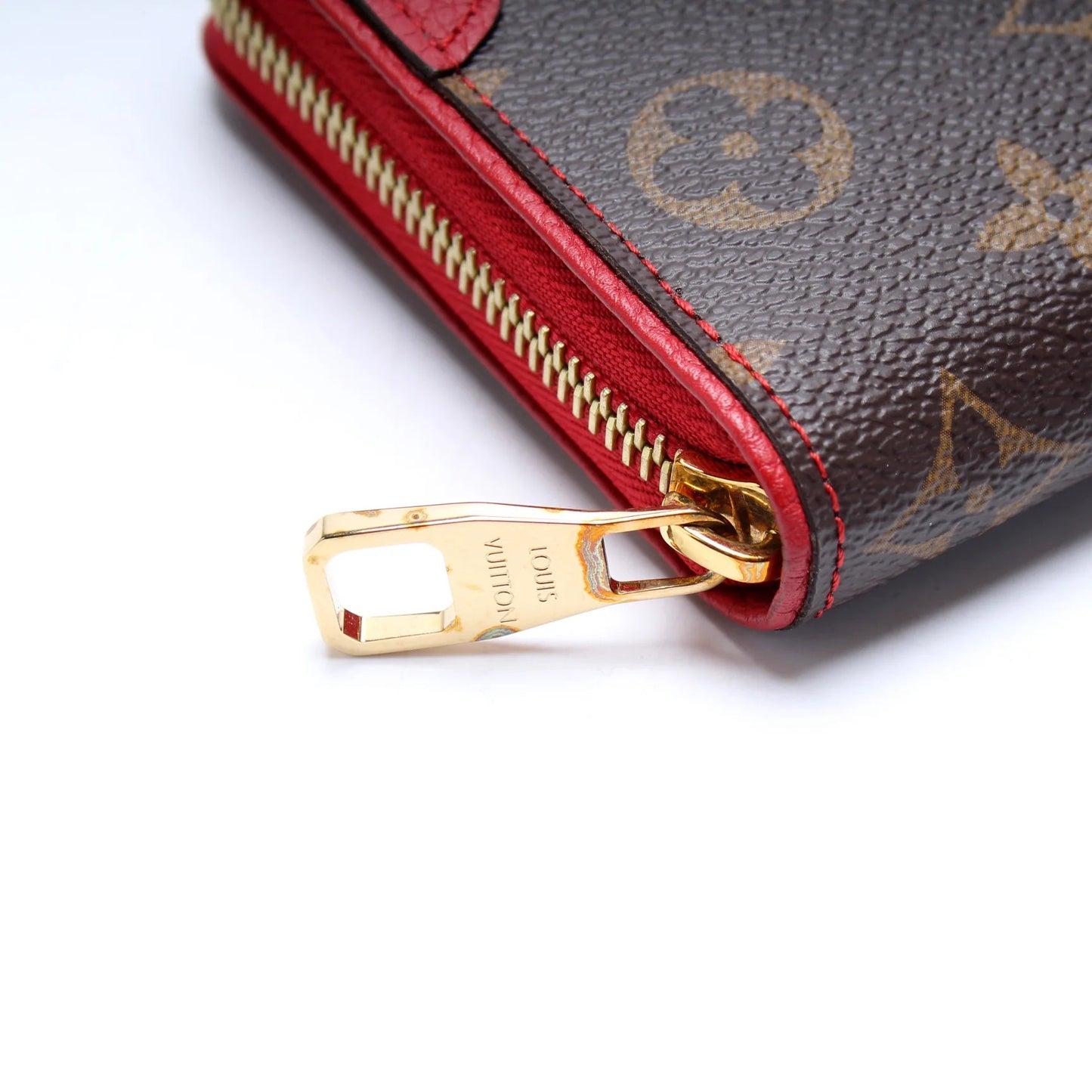 LOUIS VUITTON MONOGRAM RETIRO ZIPPY WALLET IN CHERRY