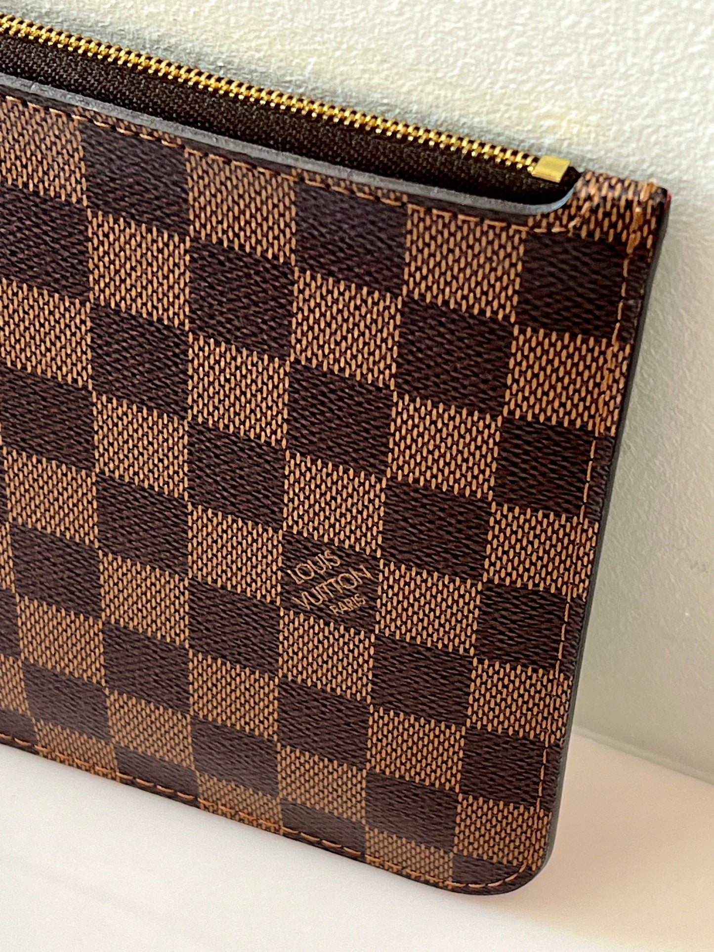 LOUIS VUITTON DAMIER EBENE MM GM POCHETTE CERISE