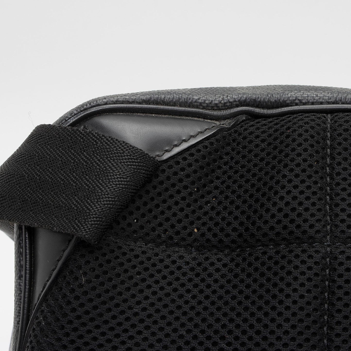 Louis Vuitton Damier Graphite Michael Backpack (SHF-Jocvoq)