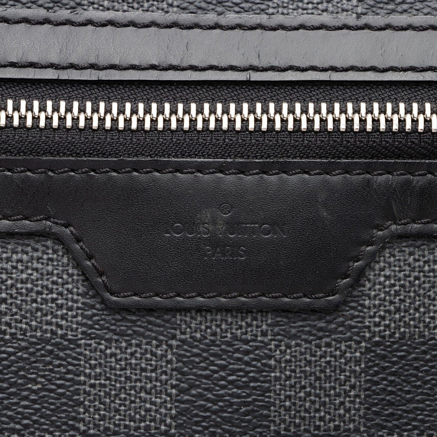 Louis Vuitton Damier Graphite Michael Backpack (SHF-Jocvoq)