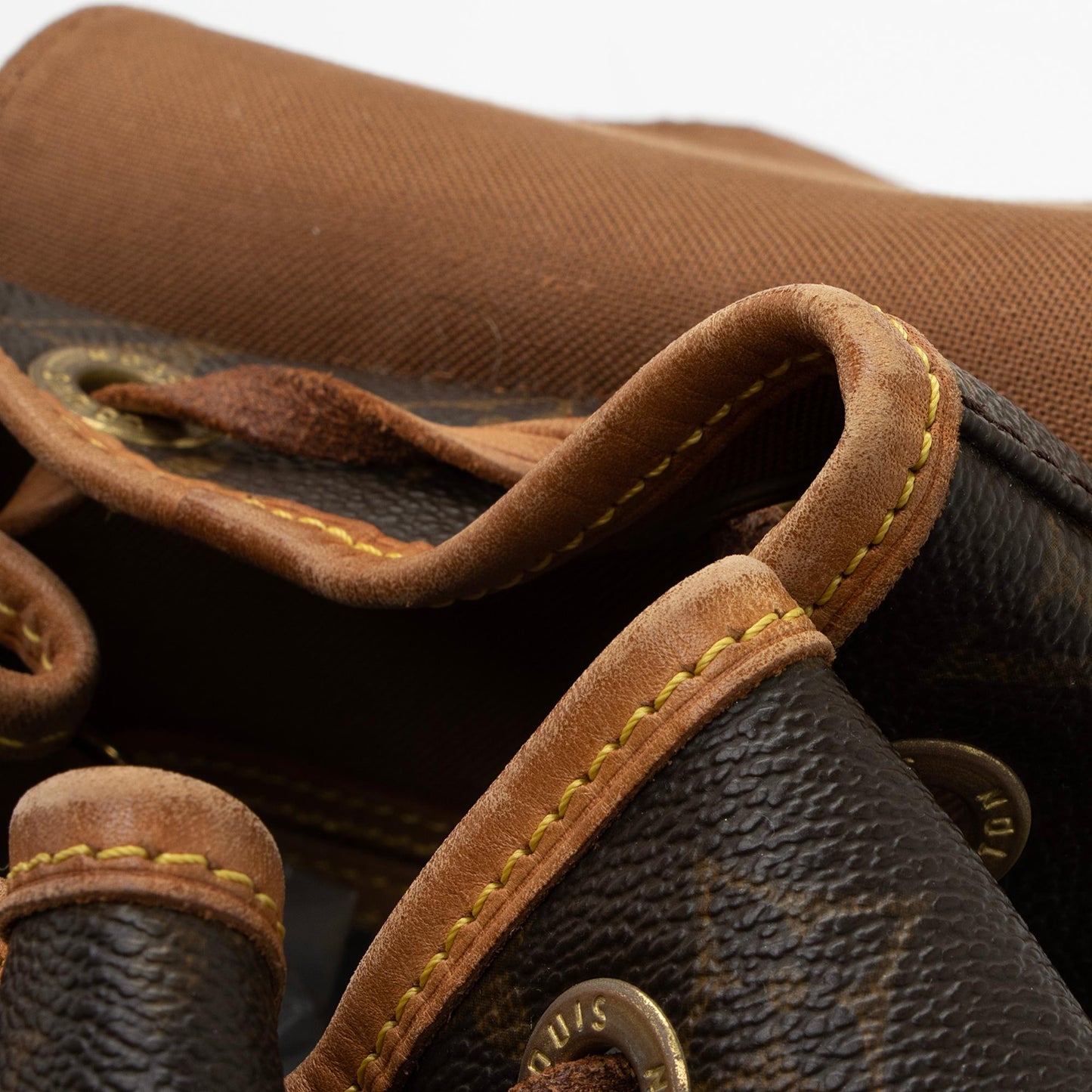 Louis Vuitton Vintage Monogram Canvas Montsouris MM Backpack (SHF-KhKN2W)