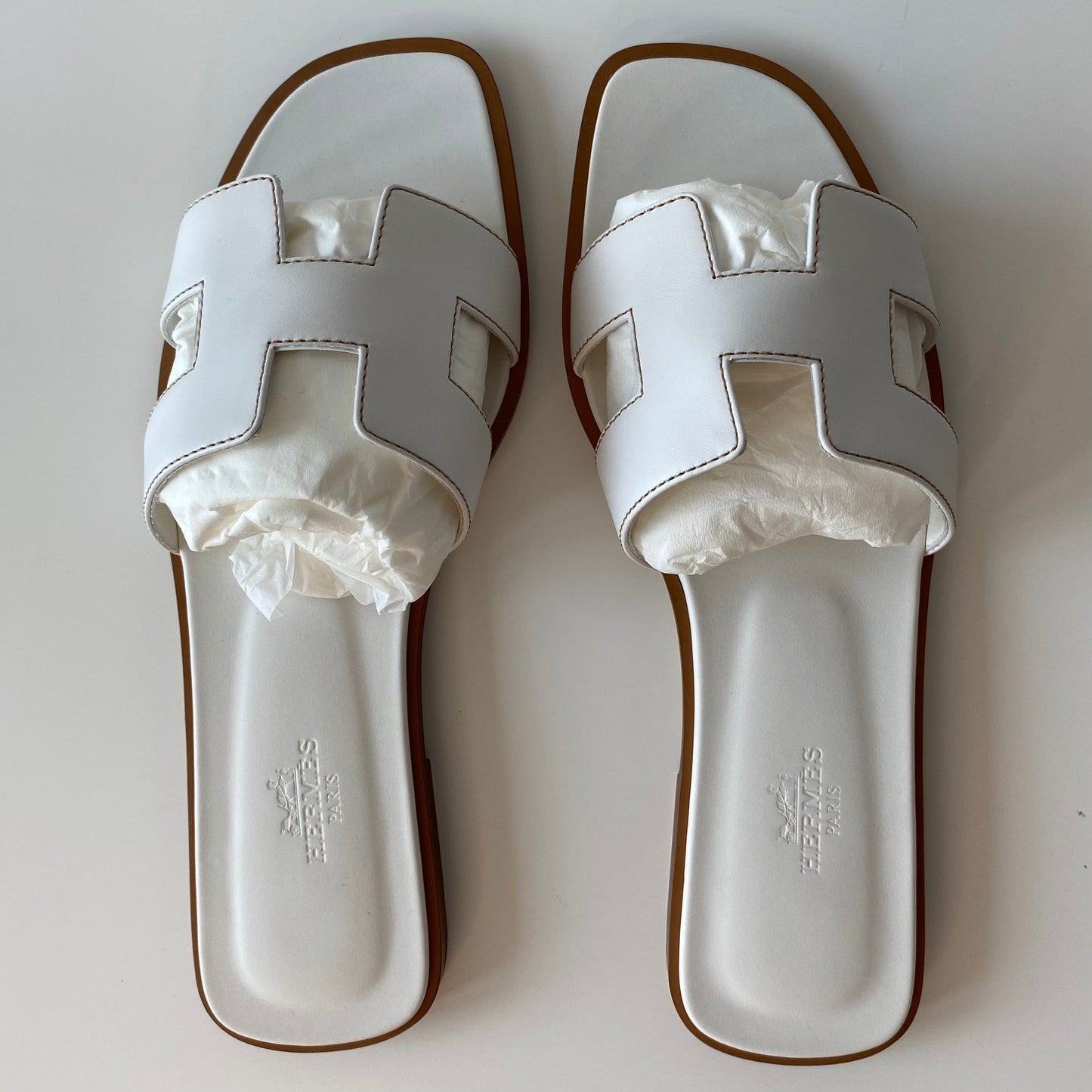 Hermés Oran Veau Box Sandals Blanc
