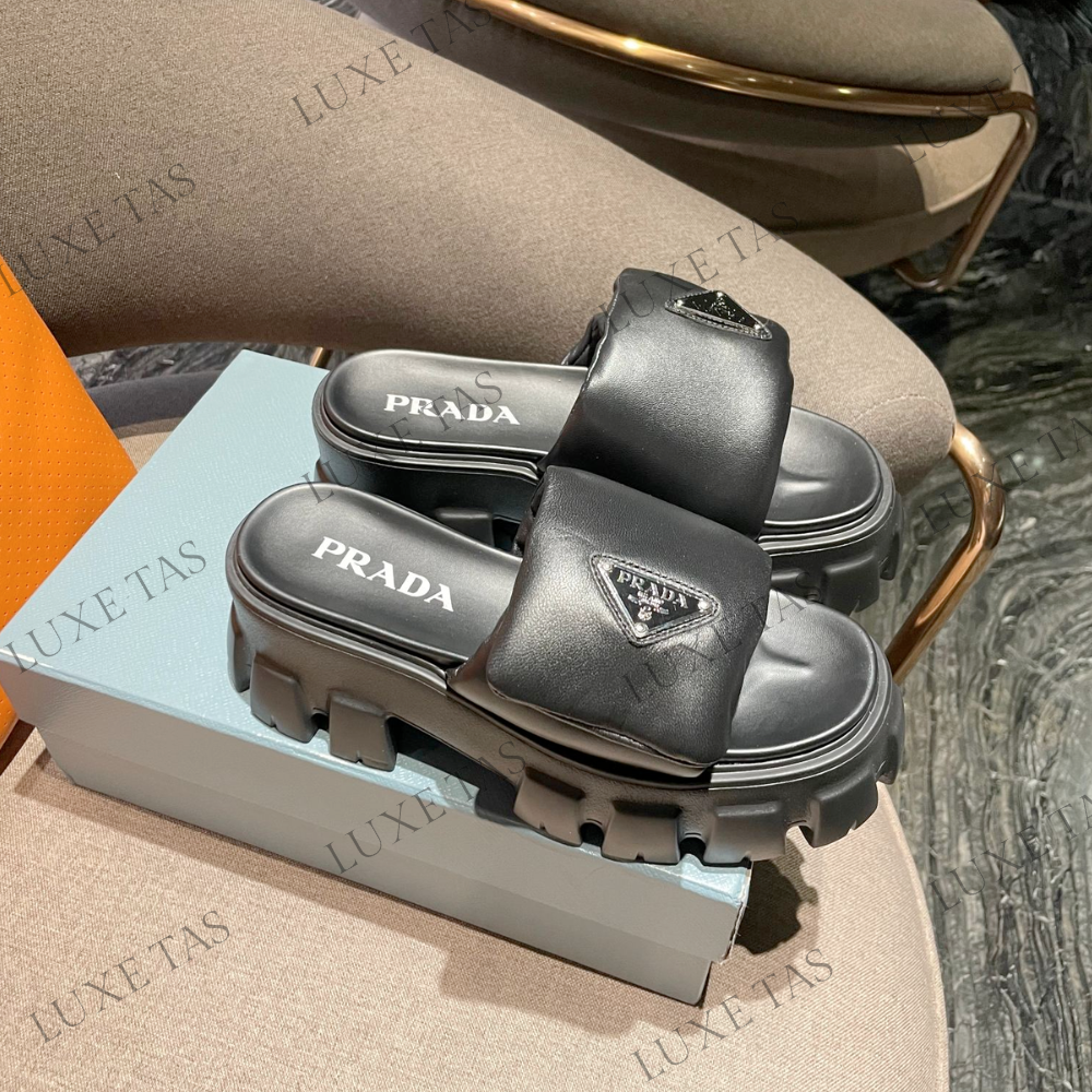 Soft Padded Nappa Leather Sandals Designer Slides & Sandals for Women