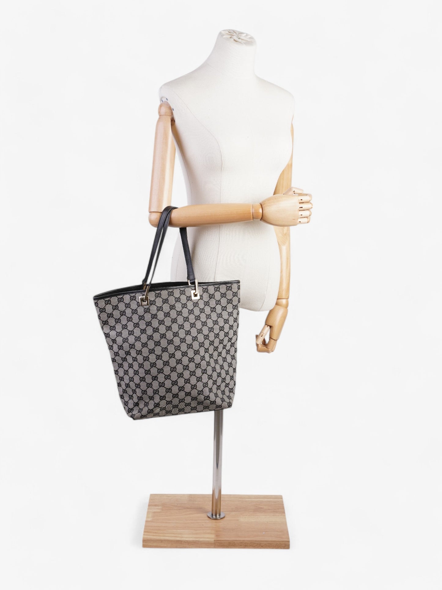 Gucci GG Tote Bag GG Supreme / Black Canvas