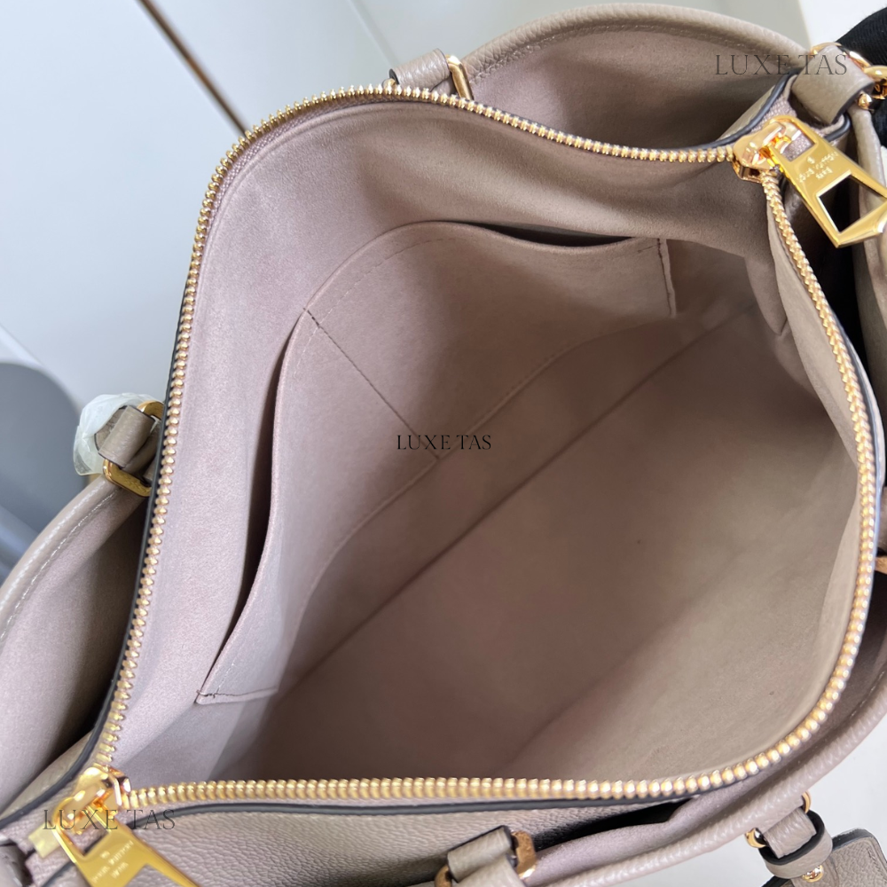 Tourterelle Trianon MM Leather Handbag for Women