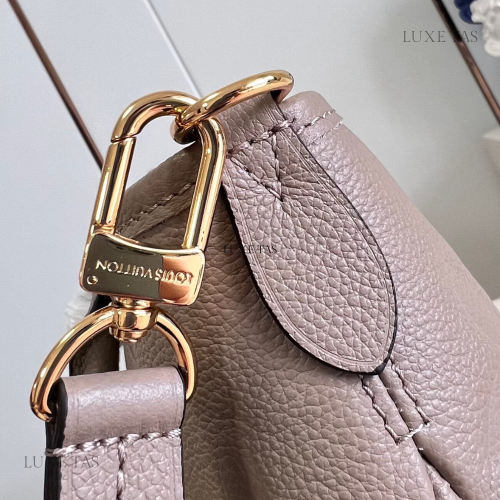 Tourterelle Trianon MM Leather Handbag for Women