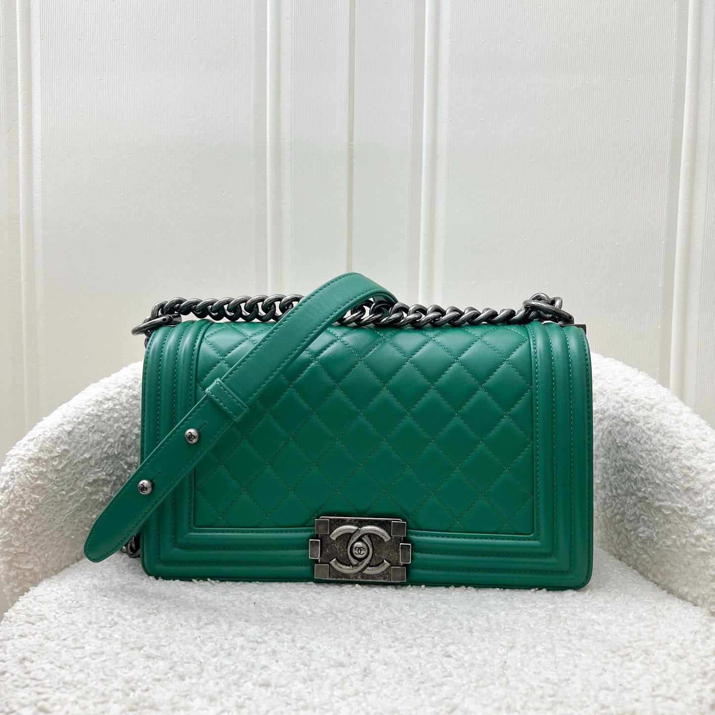 Chanel Medium 25cm Boy Flap in Green Lambskin and RHW