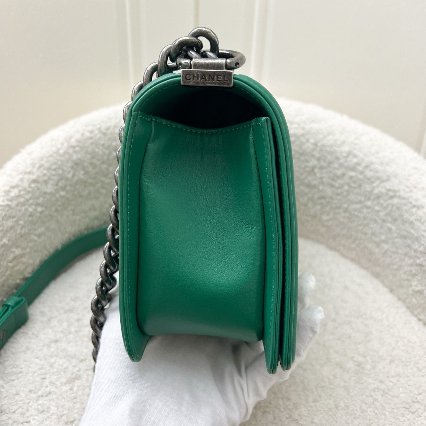 Chanel Medium 25cm Boy Flap in Green Lambskin and RHW