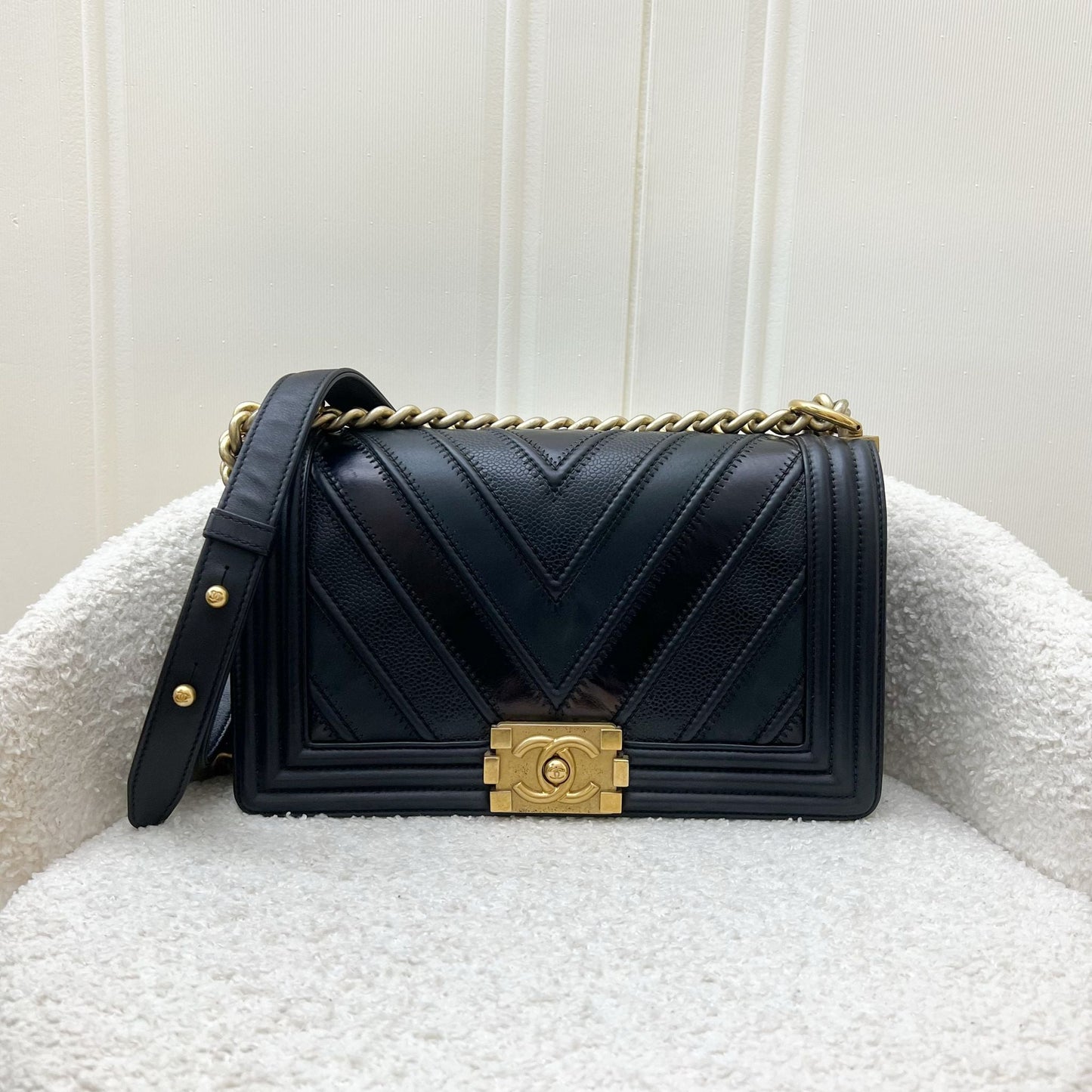 Chanel Medium 25cm Boy Flap in Chevron Quilted Black Leather / Caviar and AGHW