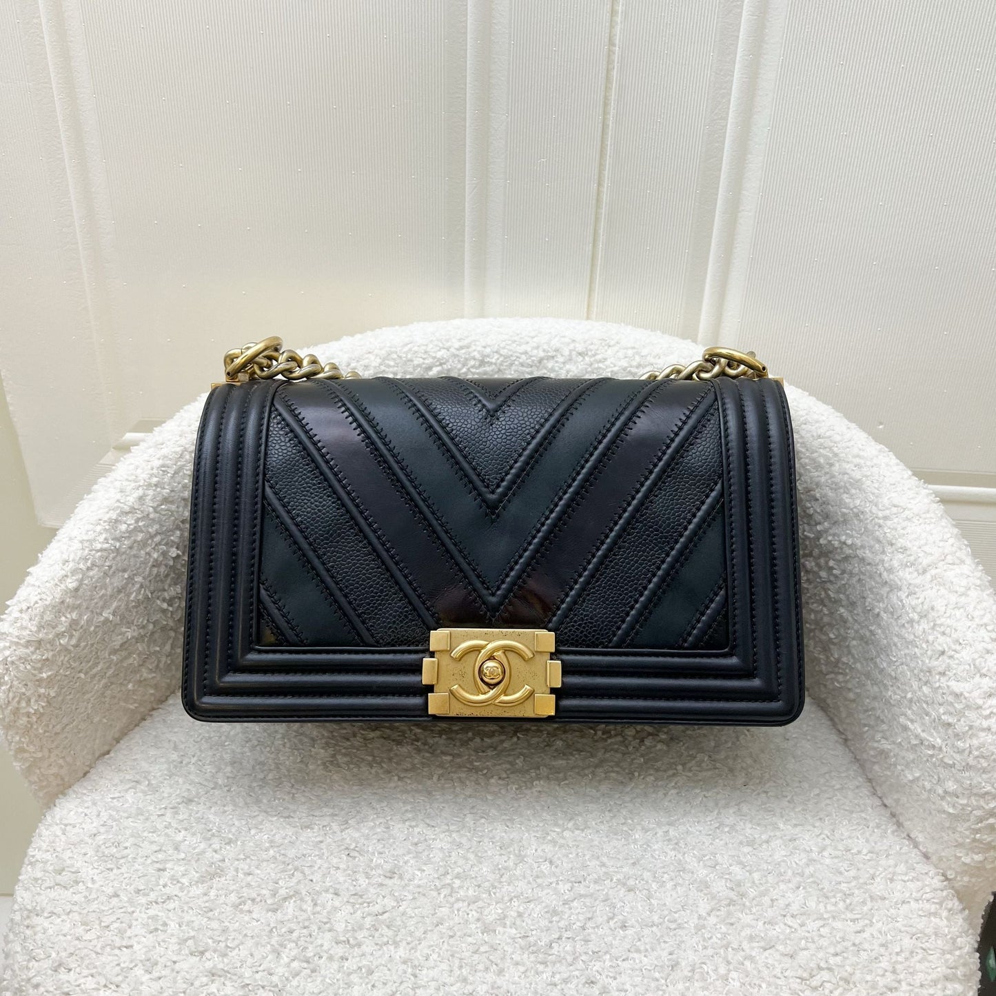 Chanel Medium 25cm Boy Flap in Chevron Quilted Black Leather / Caviar and AGHW
