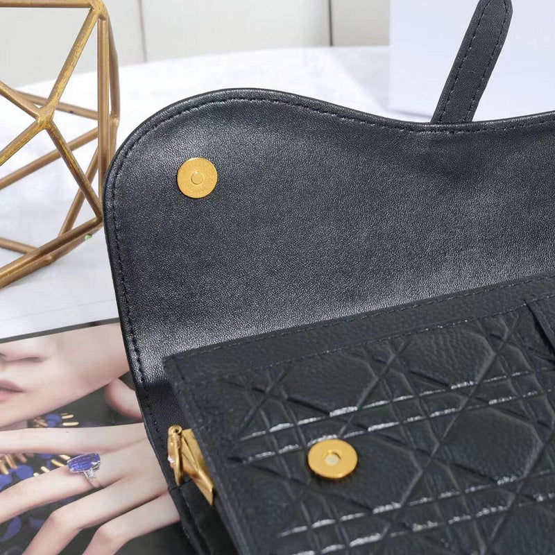 Christian Dior Luxury - The Tote   657