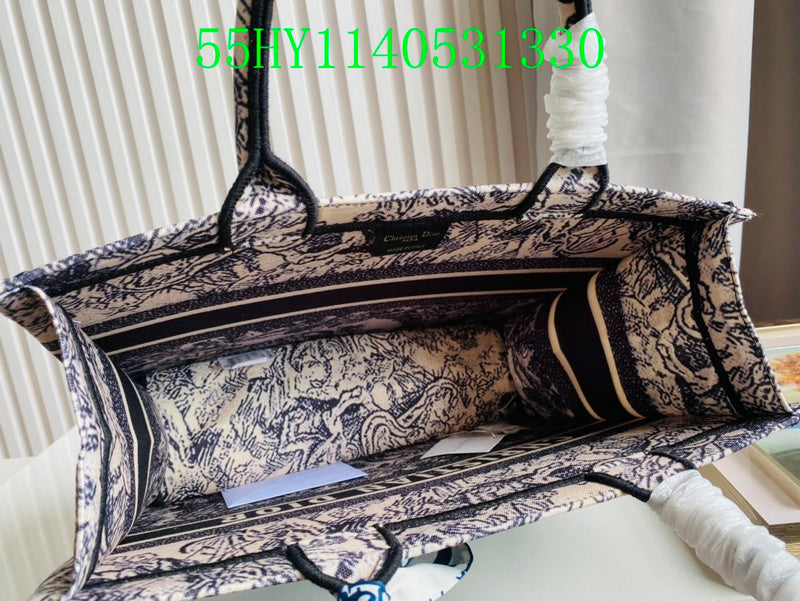 Christian Dior Luxury Bag - The Tote   247