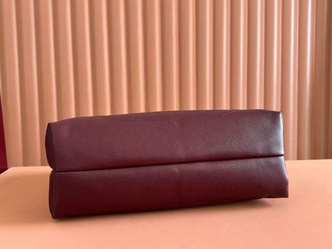 GC712 Gucci Softbit Maxi Shoulder Bag / 18.1"W x 10.2"H x 6"D / HIGHEST QUALITY VERSION