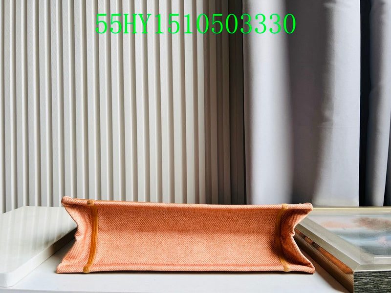 Christian Dior Luxury Bag - The Tote   293