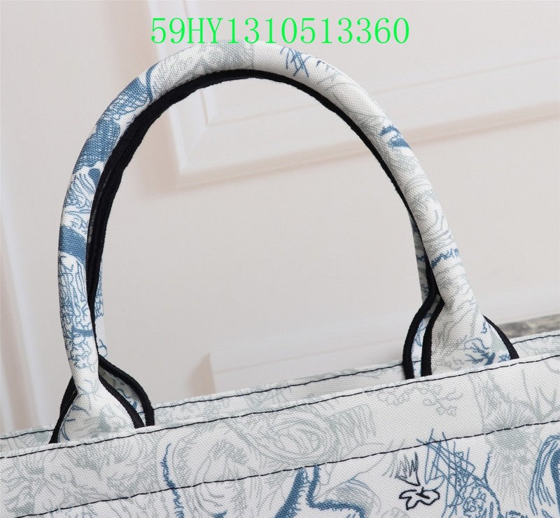 Christian Dior Luxury Bag - The Tote   193