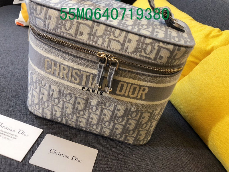 Christian Dior Luxury - The Tote   685